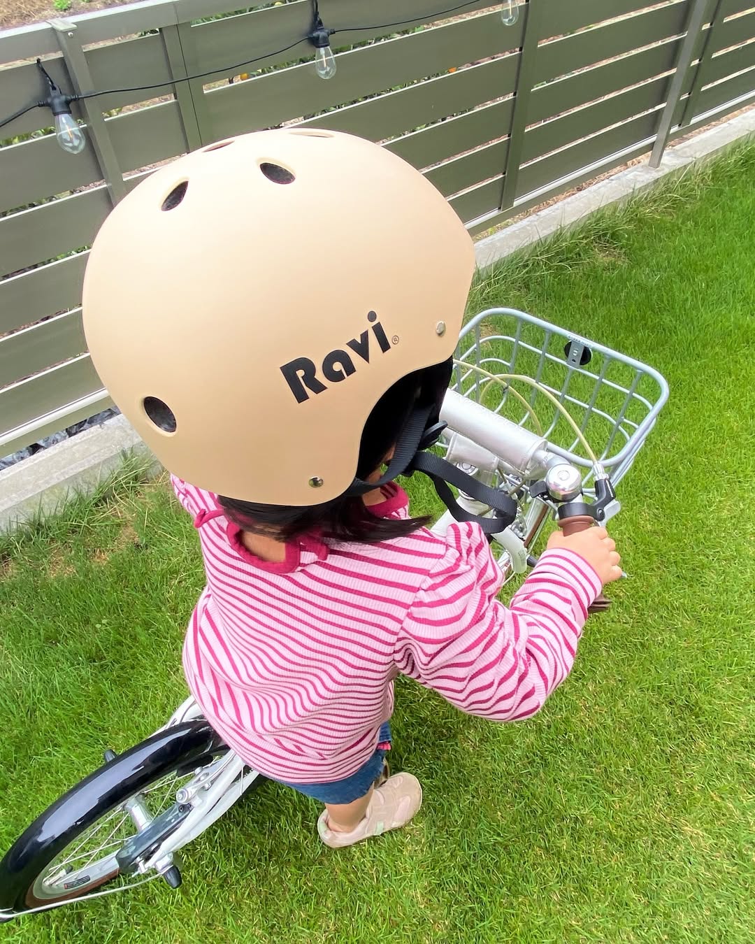 自転車に乗っている写真
