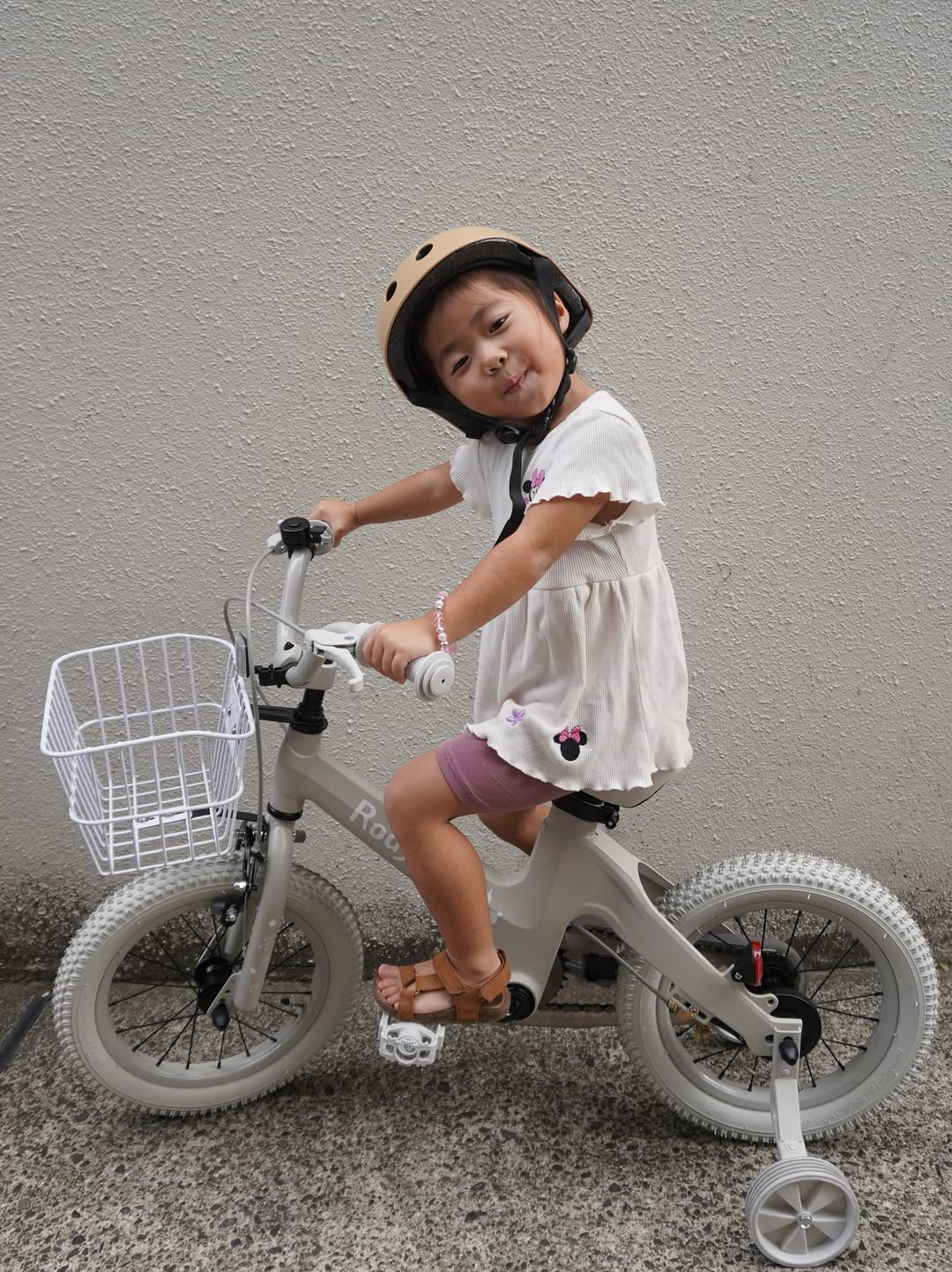 自転車に乗っている写真