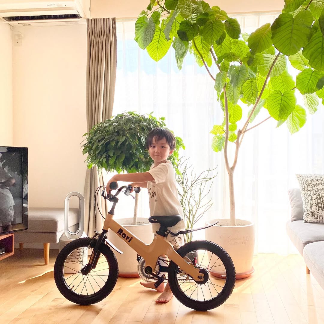 自転車に乗っている写真